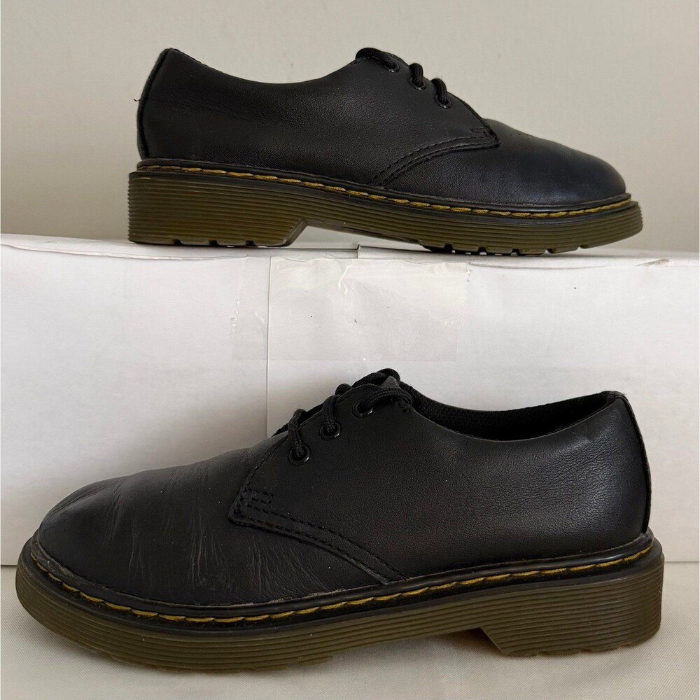 Dr. Martens Black Leather Lace-Up Oxford Shoes Girl’s Size 2